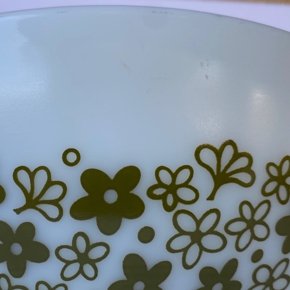 1970s Spring Blossom Pyrex Cinderella #443, 2.5 Quart Bowl - Picture 7 of 9